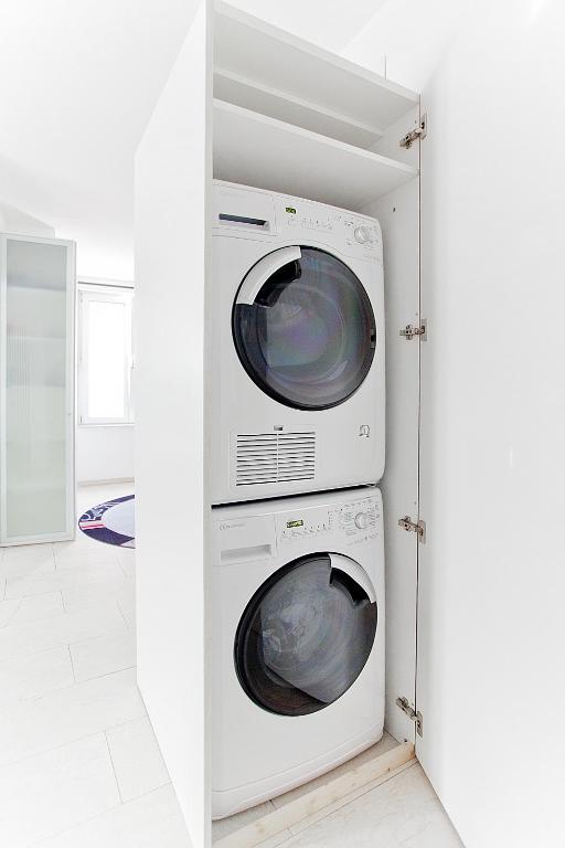 Junior Suite Apartment by Livingdowntown room 1