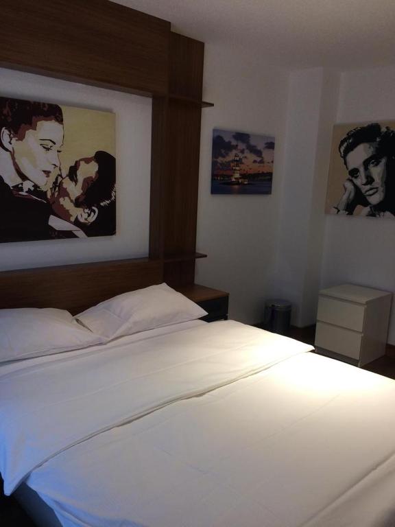 Junior Suite Apartment by Livingdowntown room 6